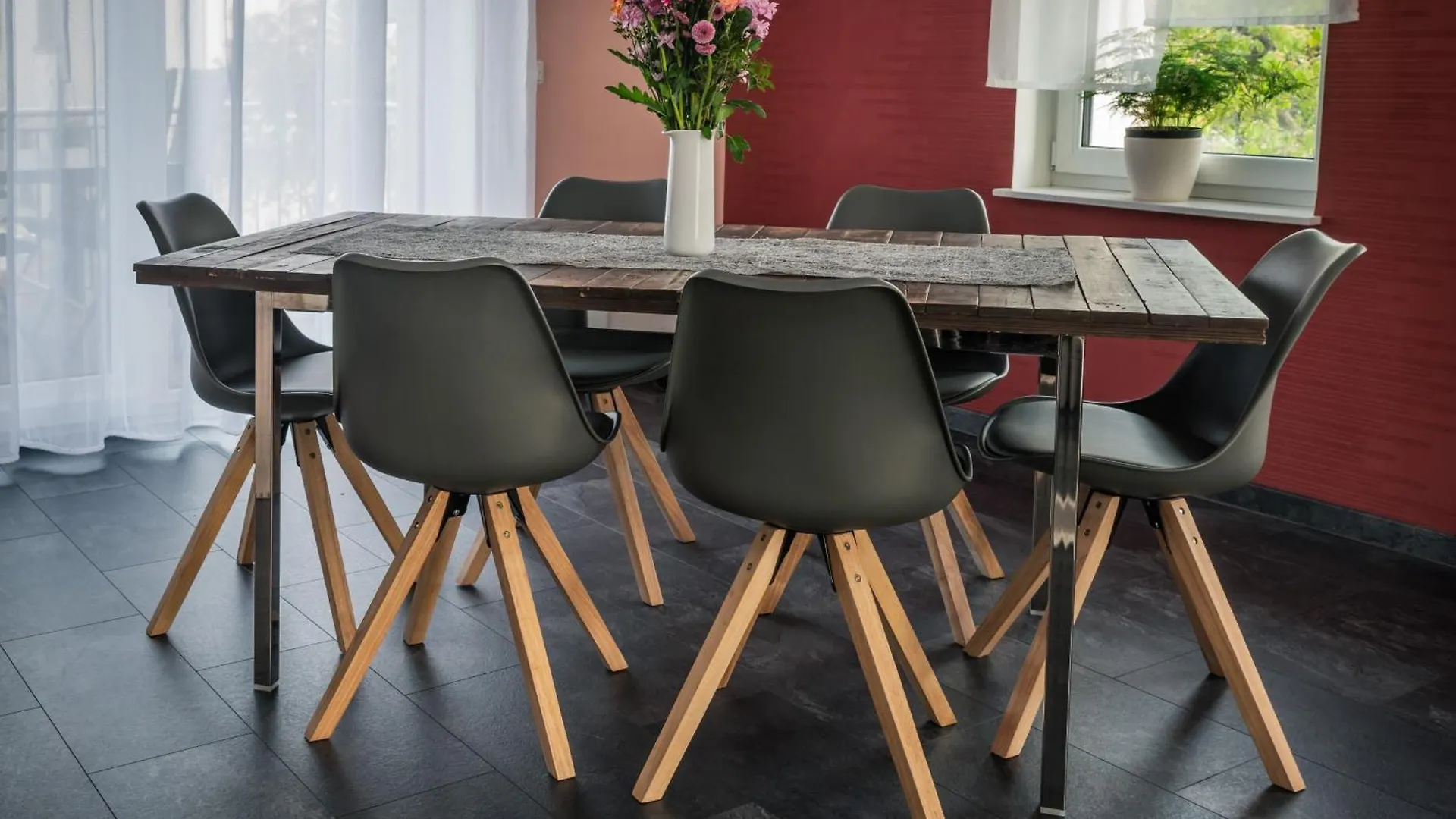 90 Qm Wohnung, 3 Zimmer, Balkon & Grosse Kueche - In Seenaehe, Schnell In Der Stadt Leipzig 0*,  Germany