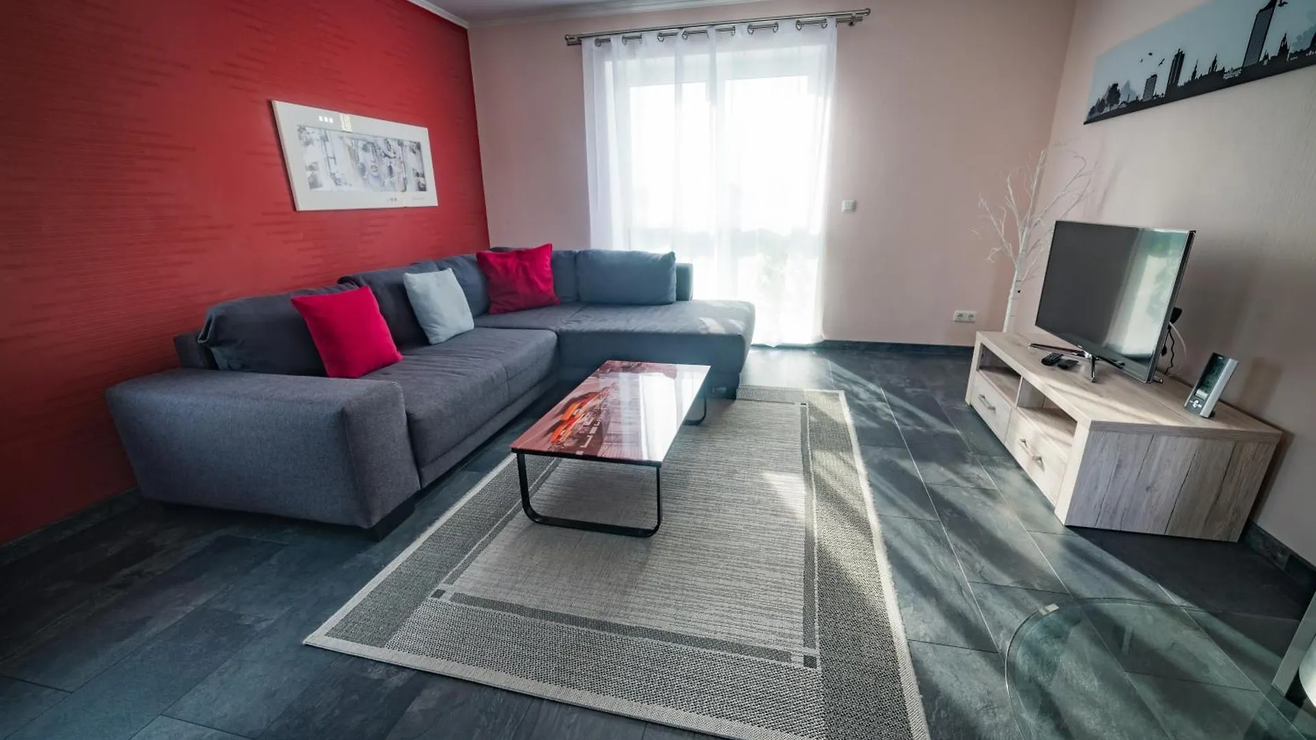 90 Qm Wohnung, 3 Zimmer, Balkon & Grosse Kueche - In Seenaehe, Schnell In Der Stadt Leipzig Apartment