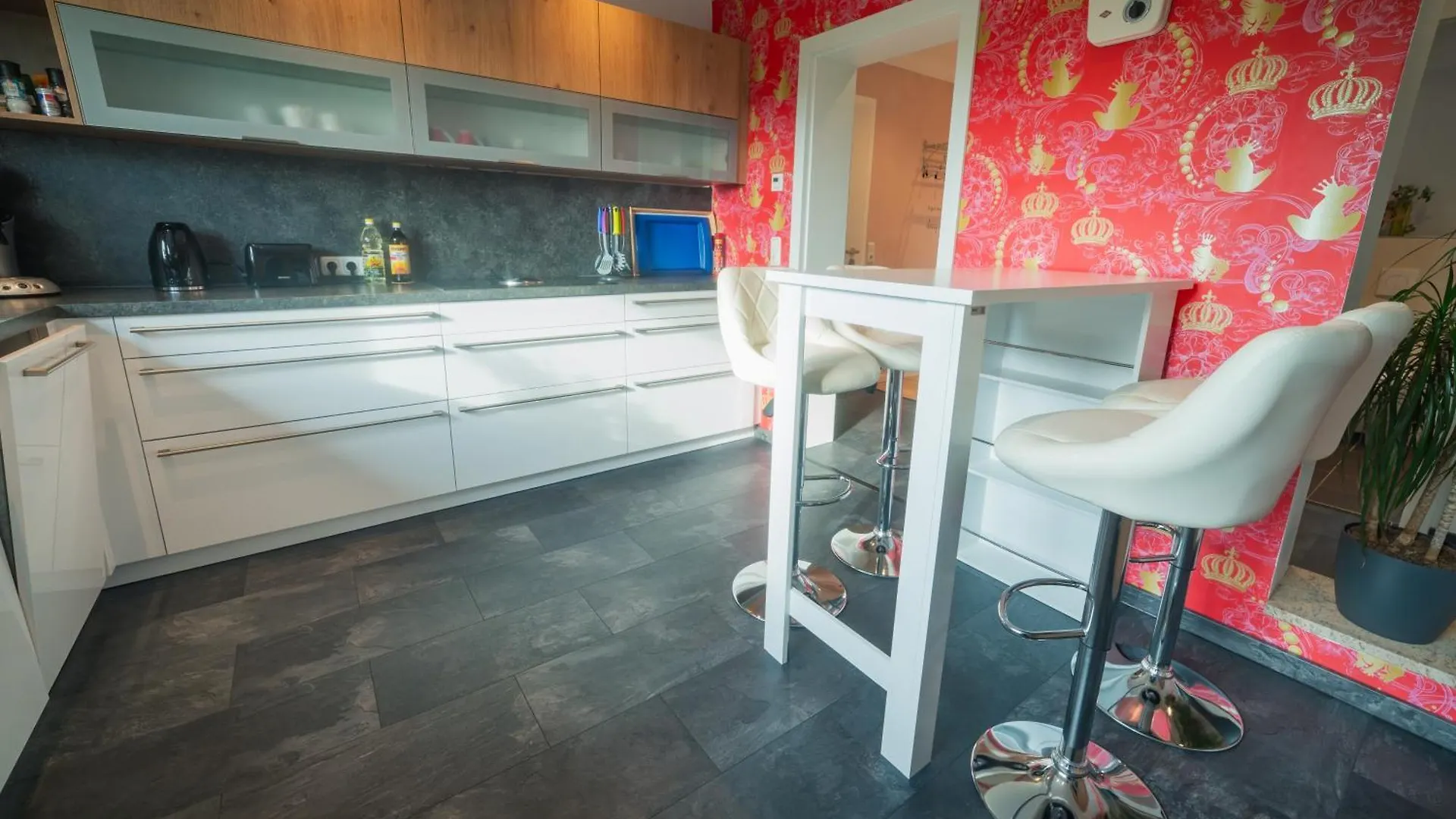 90 Qm Wohnung, 3 Zimmer, Balkon & Grosse Kueche - In Seenaehe, Schnell In Der Stadt Leipzig Apartment